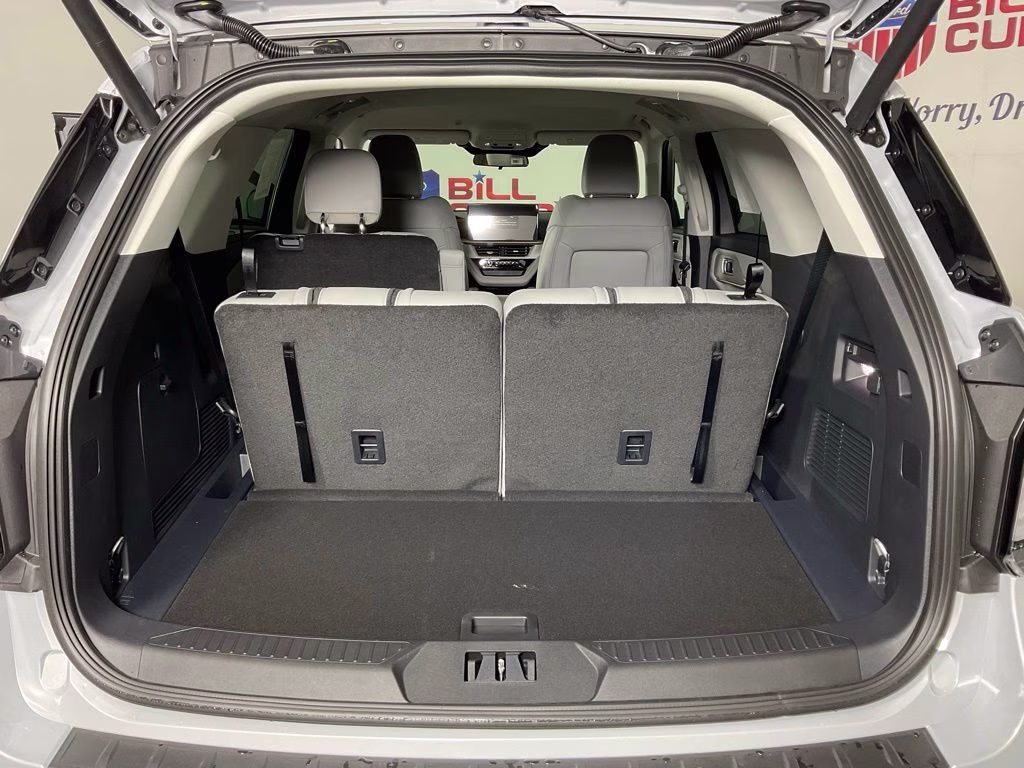2026 White Ford Explorer Active RWD SUV