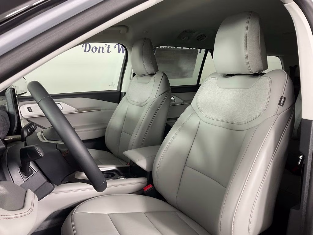 2026 White Ford Explorer Active RWD SUV
