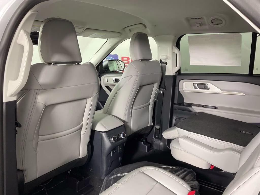 2026 White Ford Explorer Active RWD SUV