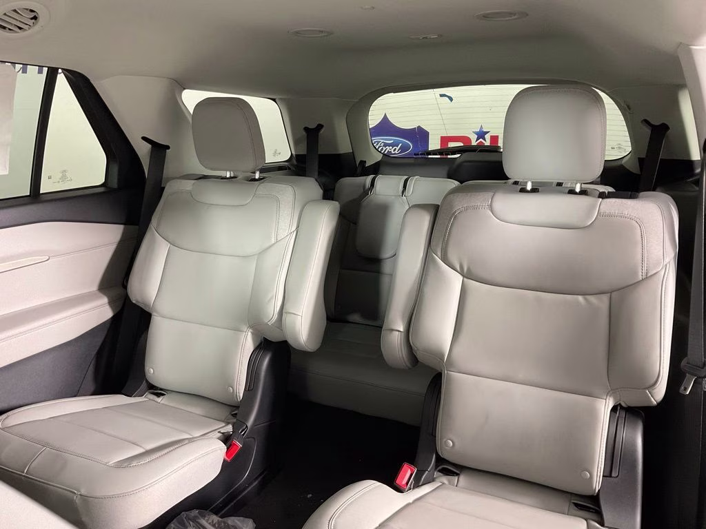2026 White Ford Explorer Active RWD SUV