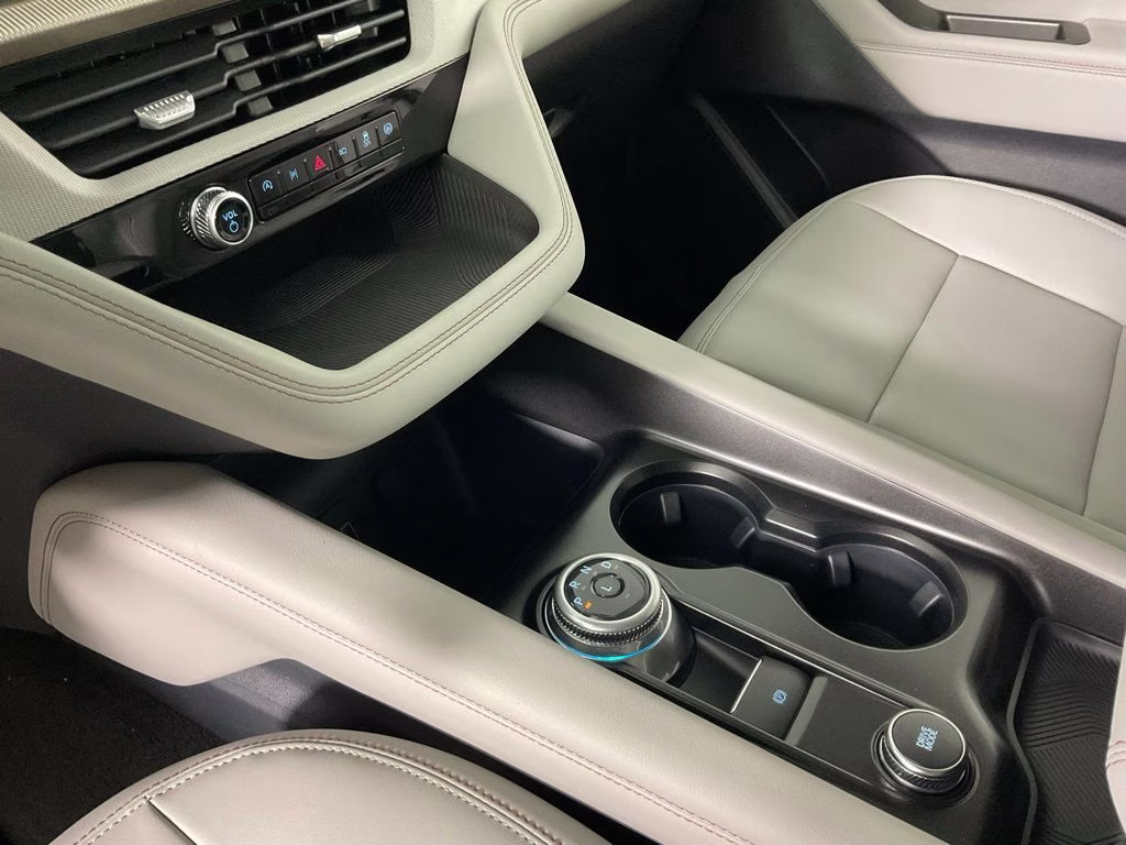 2026 White Ford Explorer Active RWD SUV