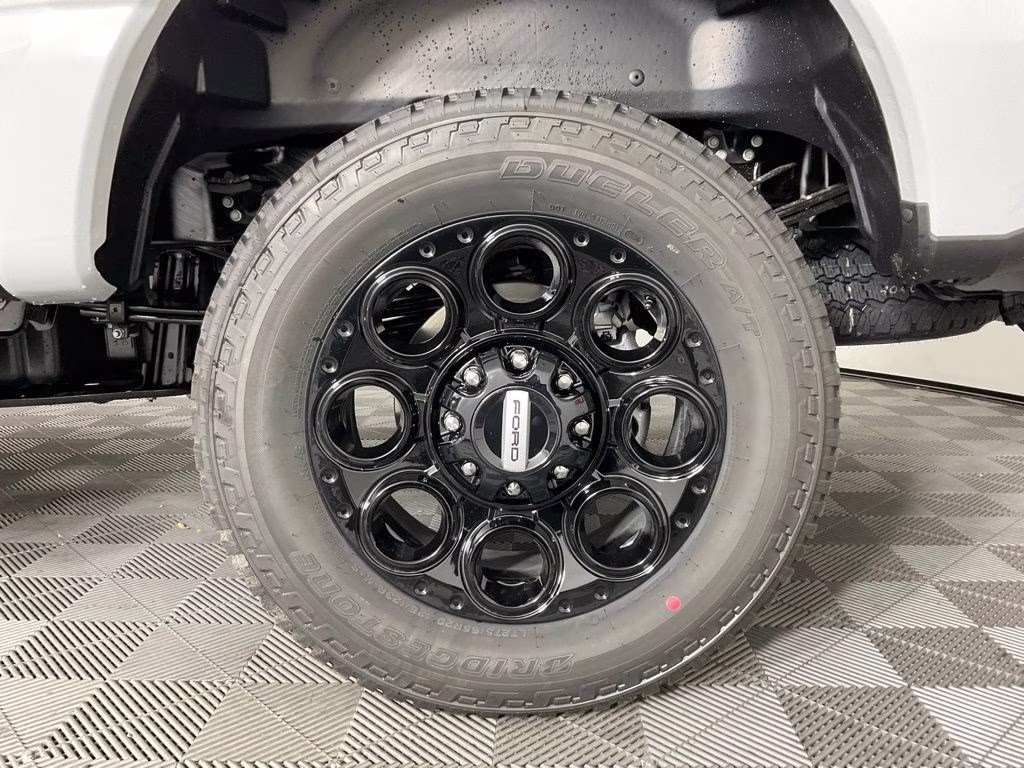 2026 Avalanche Ford Super Duty F-250 SRW Lariat 4X4 Truck