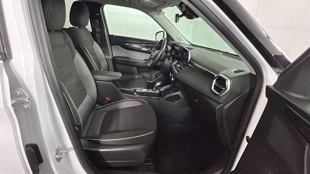 2024 Summit White Chevrolet Trailblazer LT FWD SUV