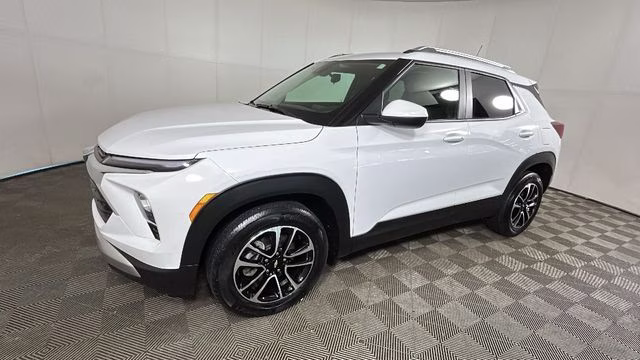 2024 Summit White Chevrolet Trailblazer LT FWD SUV