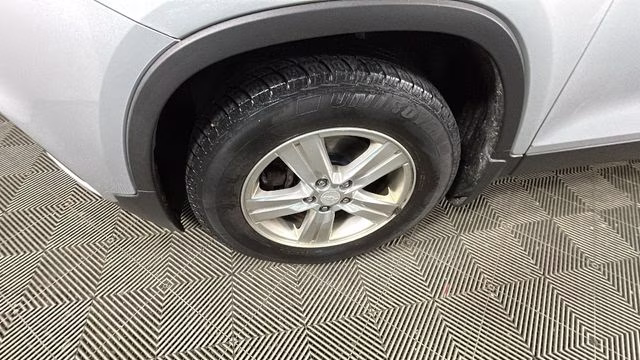 2017 Silver Ice Metallic Chevrolet Trax LT FWD SUV