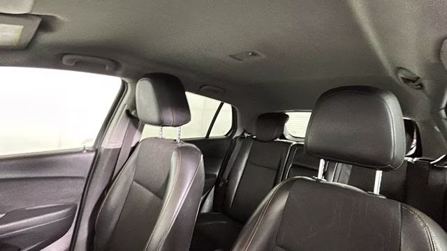 2017 Silver Ice Metallic Chevrolet Trax LT FWD SUV