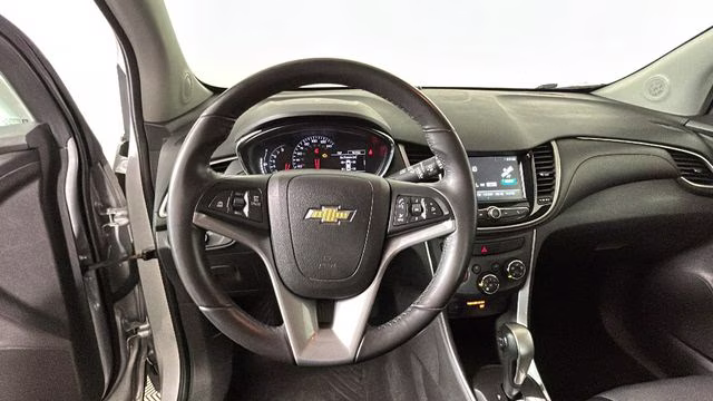 2017 Silver Ice Metallic Chevrolet Trax LT FWD SUV
