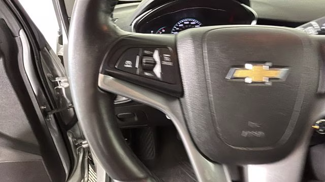 2017 Silver Ice Metallic Chevrolet Trax LT FWD SUV