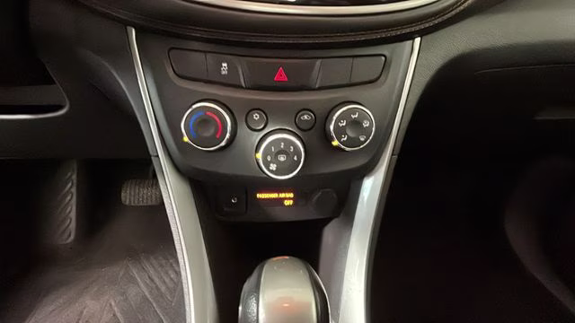 2017 Silver Ice Metallic Chevrolet Trax LT FWD SUV