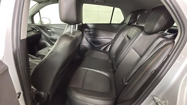 2017 Silver Ice Metallic Chevrolet Trax LT FWD SUV