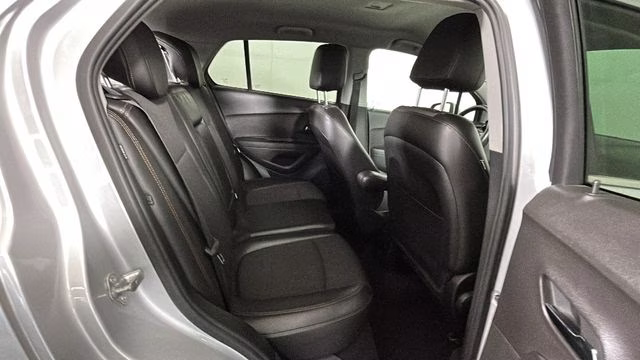 2017 Silver Ice Metallic Chevrolet Trax LT FWD SUV