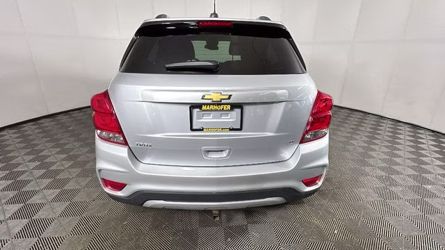 2017 Silver Ice Metallic Chevrolet Trax LT FWD SUV