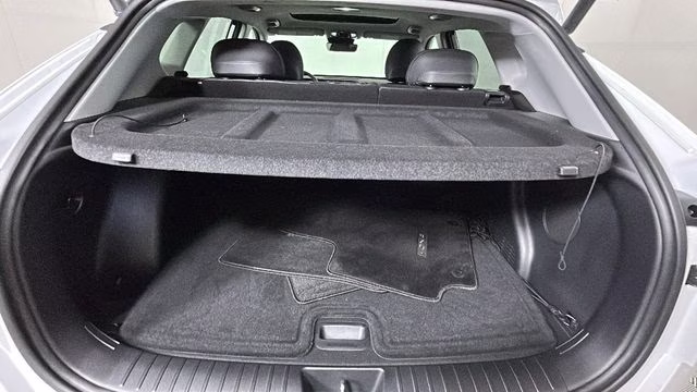2025 Atlas White Hyundai Kona Limited AWD SUV