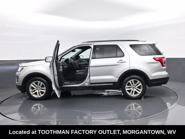 2018 Ingot Silver Ford Explorer XLT 4X4 SUV