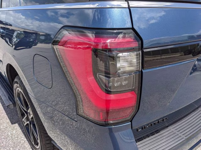 2019 Blue Metallic Ford Expedition Limited RWD SUV