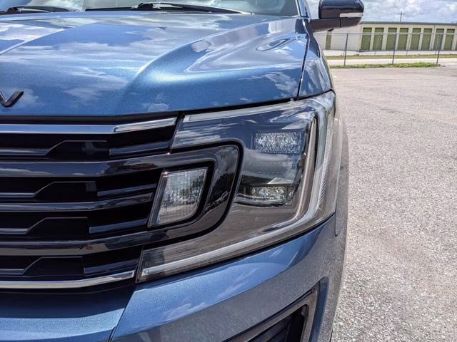 2019 Blue Metallic Ford Expedition Limited RWD SUV