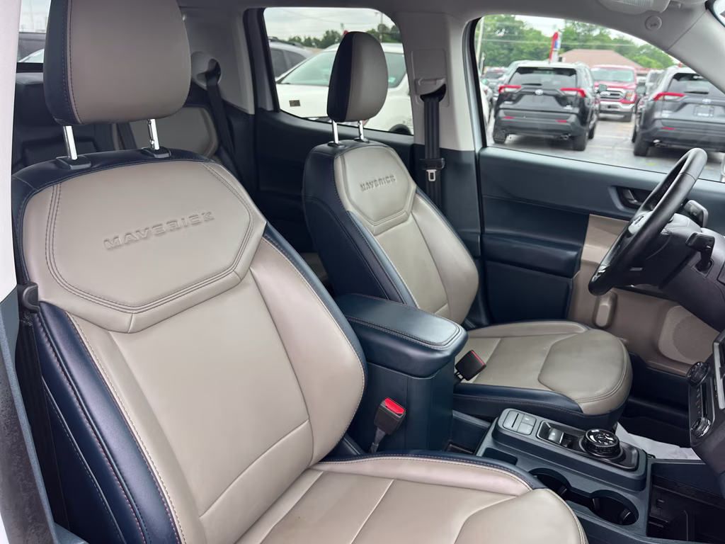 2026 Space White Metallic Ford Maverick LARIAT AWD Truck
