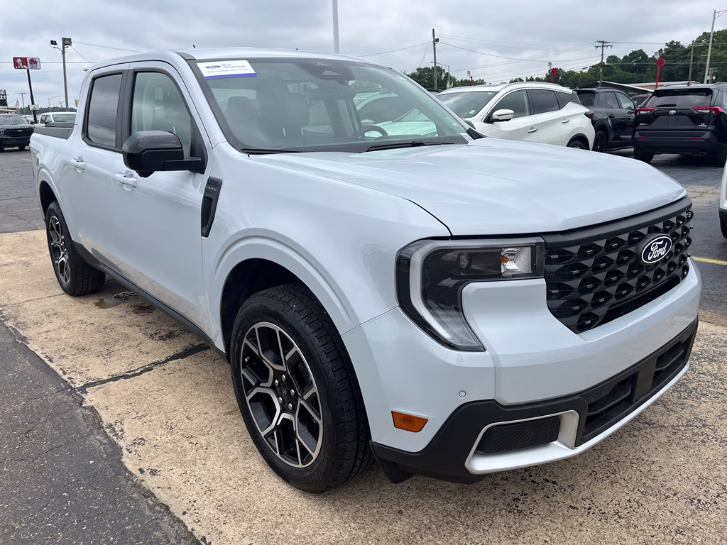 2026 Space White Metallic Ford Maverick LARIAT AWD Truck