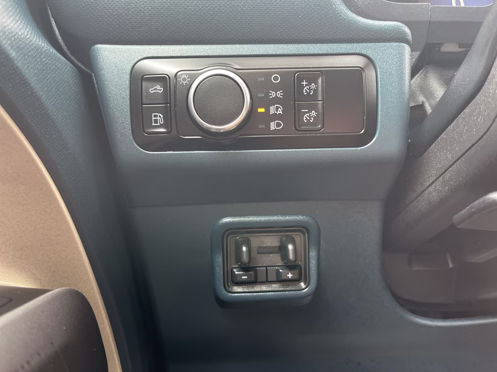 2026 Space White Metallic Ford Maverick LARIAT AWD Truck