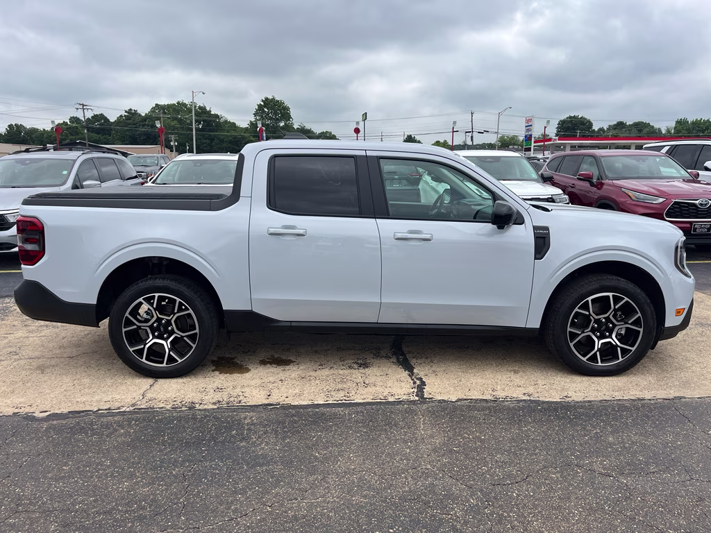 2026 Space White Metallic Ford Maverick LARIAT AWD Truck