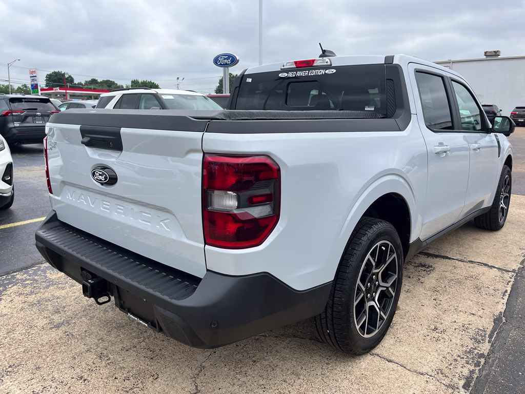 2026 Space White Metallic Ford Maverick LARIAT AWD Truck