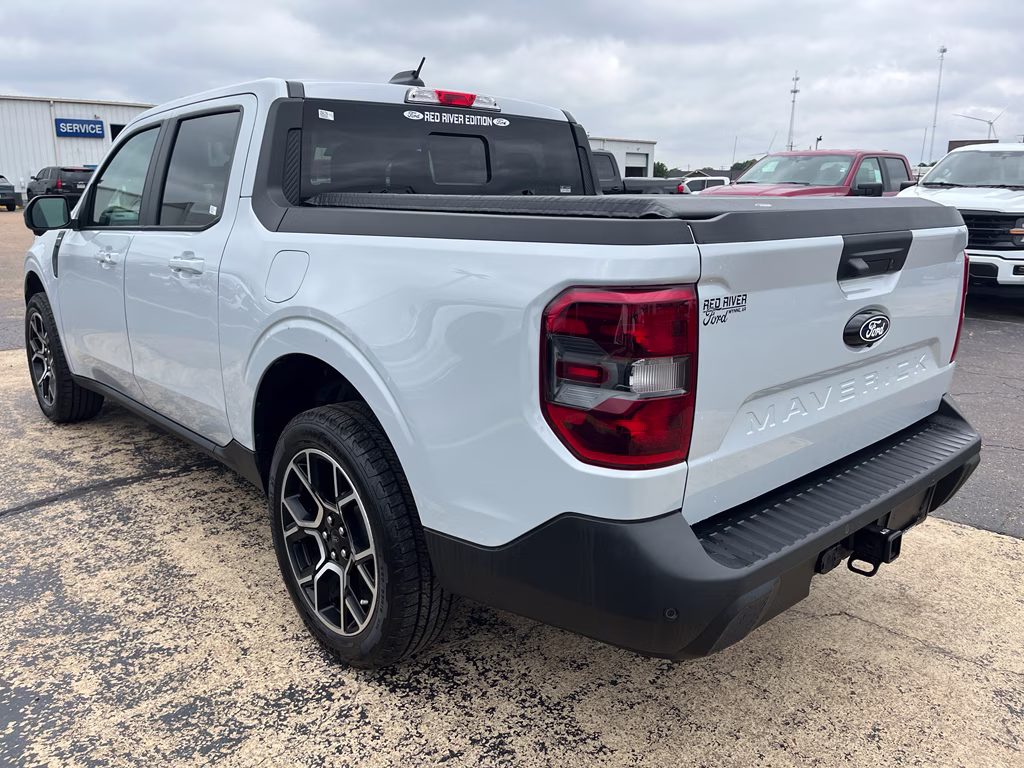2026 Space White Metallic Ford Maverick LARIAT AWD Truck