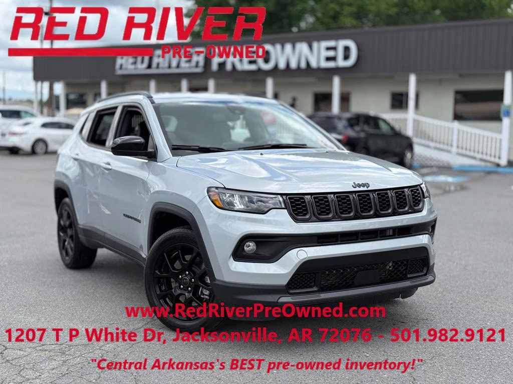 2026 Silver Zynith Metallic Clearcoat Jeep Compass Latitude Altitude 4X4 SUV