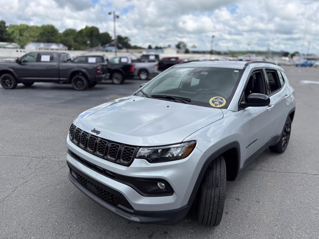 2026 Silver Zynith Metallic Clearcoat Jeep Compass Latitude Altitude 4X4 SUV