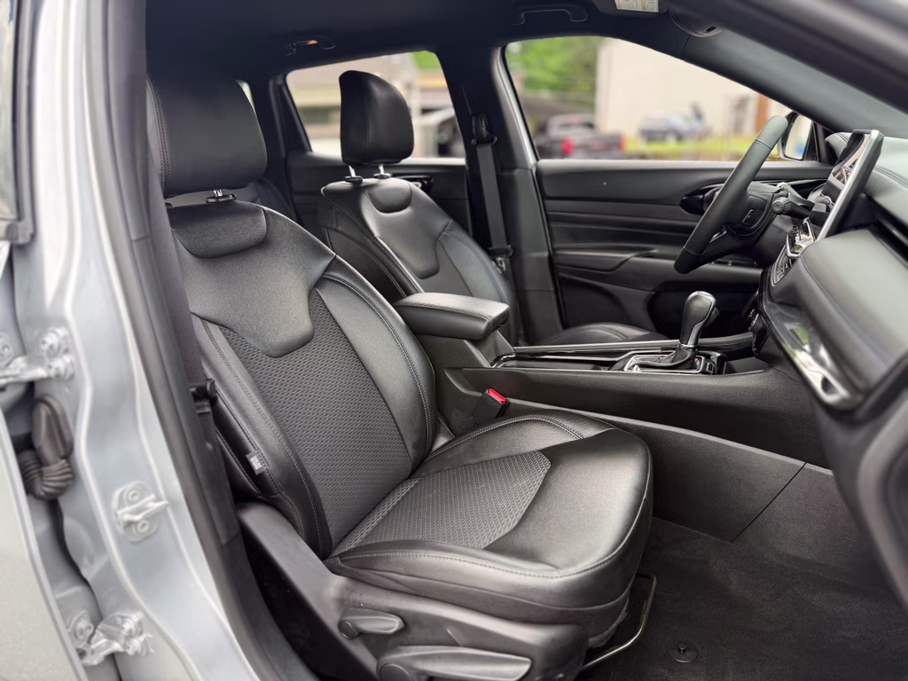 2026 Silver Zynith Metallic Clearcoat Jeep Compass Latitude Altitude 4X4 SUV