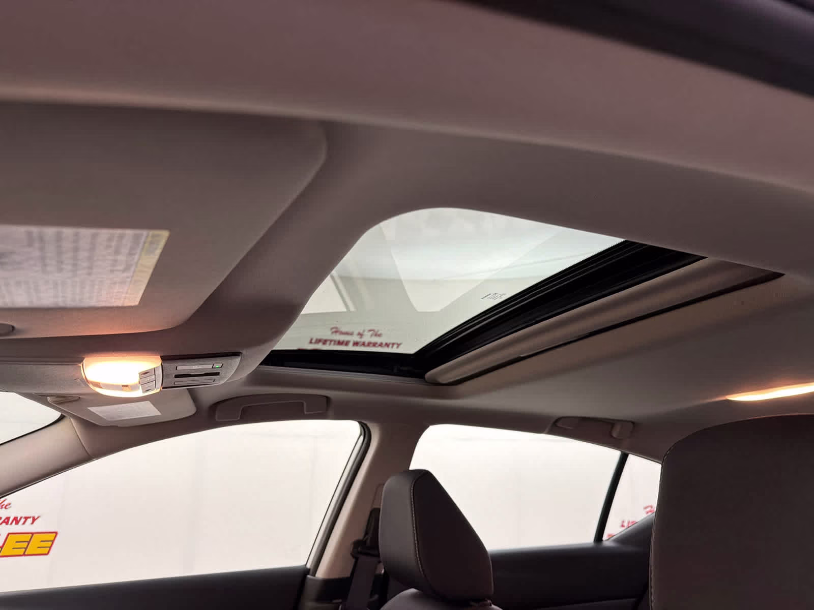 2024 Pearl White Tricoat Nissan Altima 2.5 SV FWD Sedan