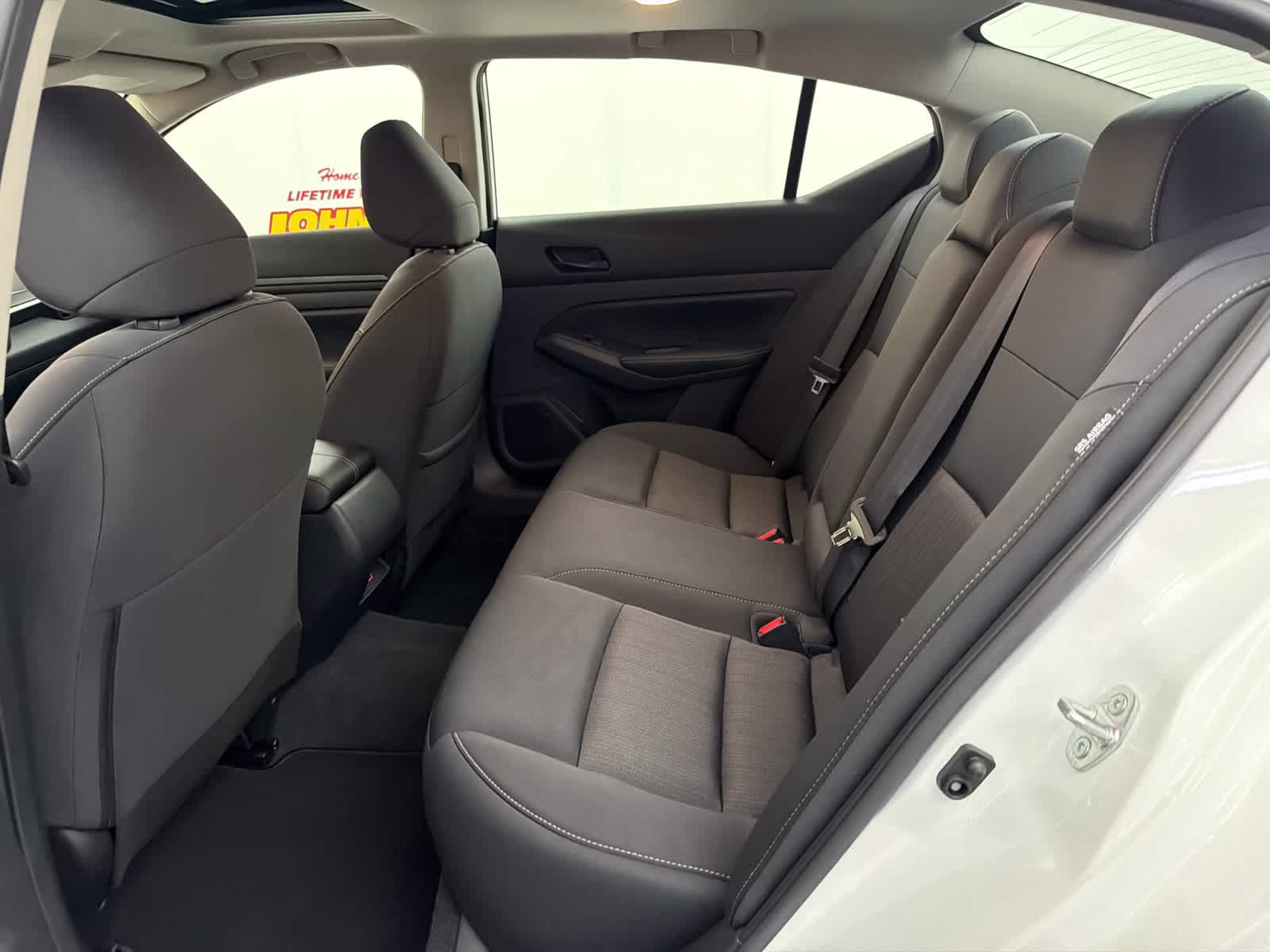 2024 Pearl White Tricoat Nissan Altima 2.5 SV FWD Sedan
