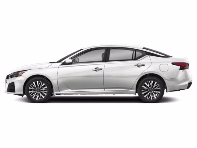 2024 Pearl White Tricoat Nissan Altima 2.5 SV FWD