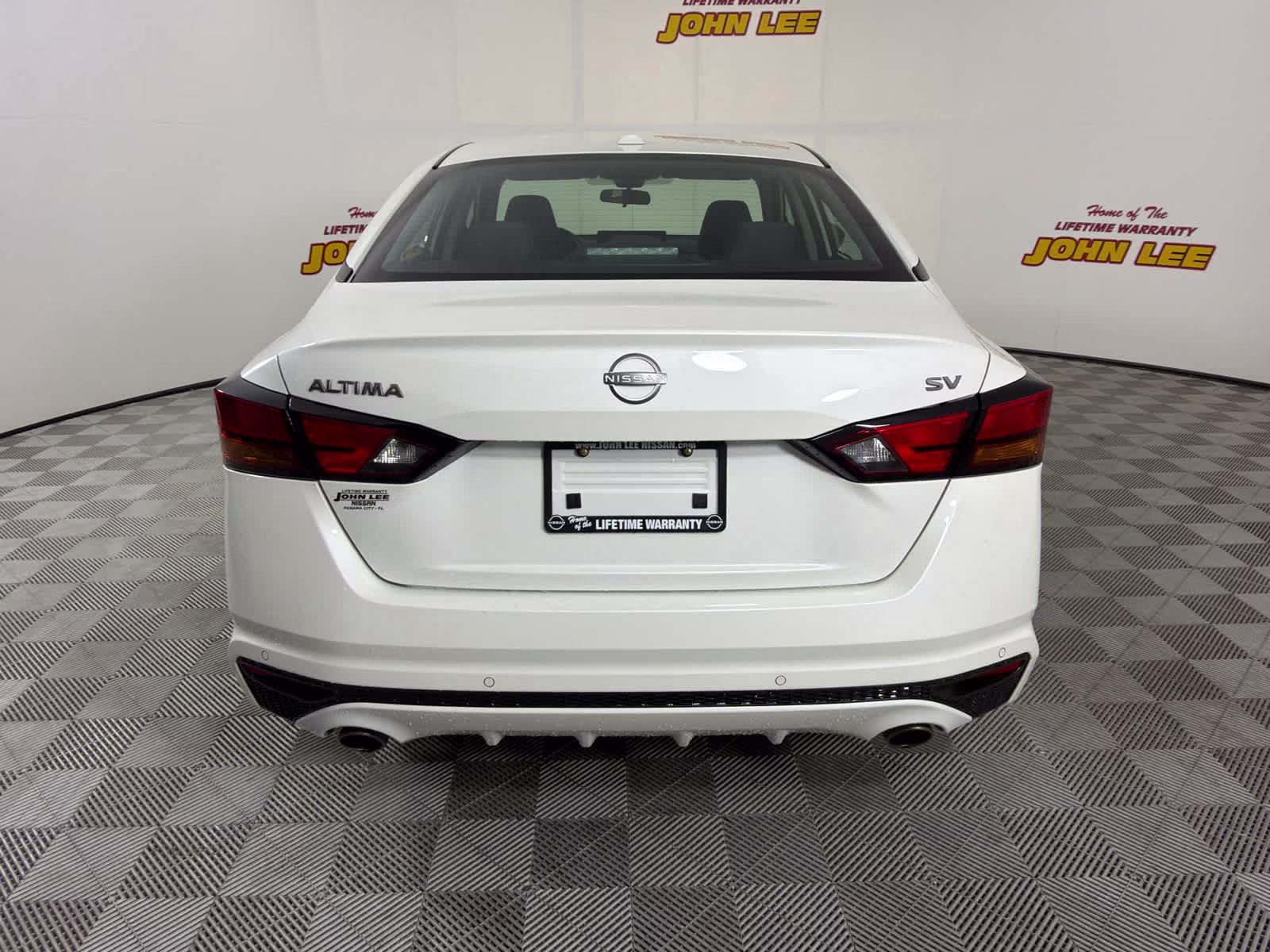 2024 Pearl White Tricoat Nissan Altima 2.5 SV FWD Sedan