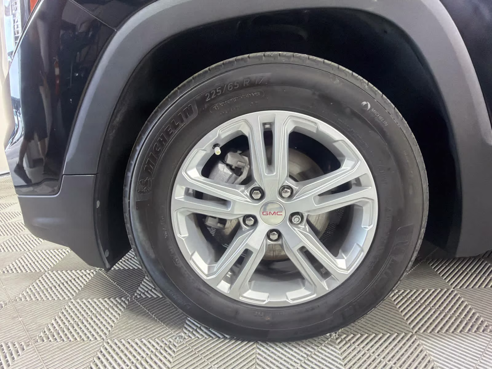 2023 Ebony Twilight Metallic GMC Terrain SLE FWD SUV
