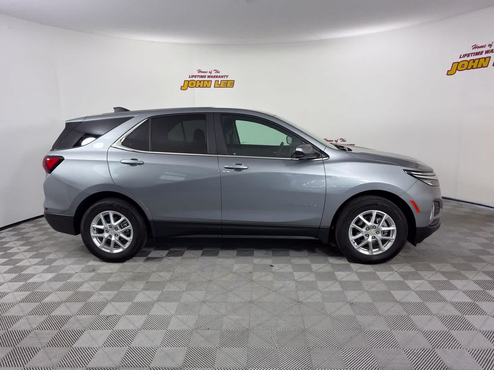 2023 Sterling Gray Metallic Chevrolet Equinox LT FWD SUV