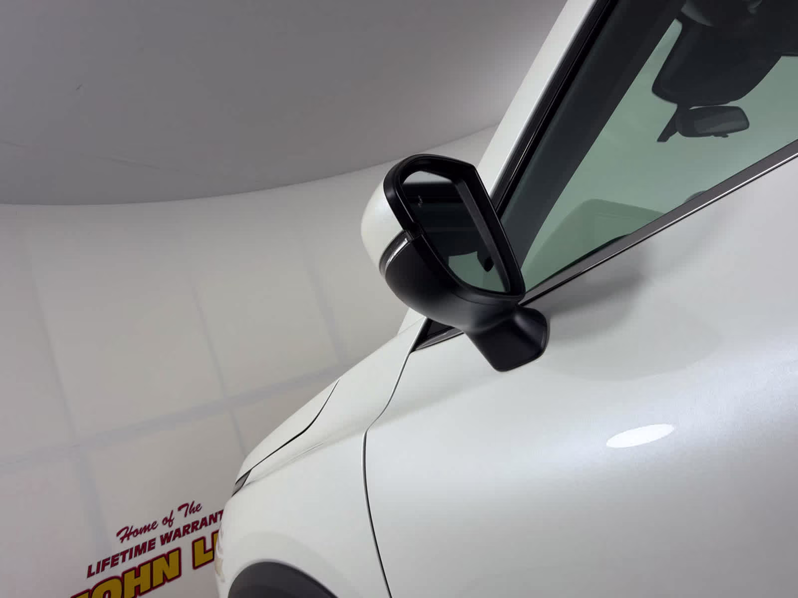 2024 Pearl White Tricoat Nissan Pathfinder SV FWD SUV