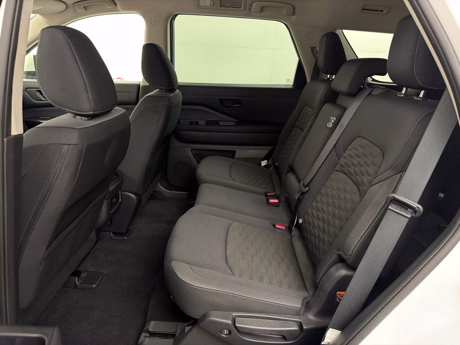 2024 Pearl White Tricoat Nissan Pathfinder SV FWD SUV
