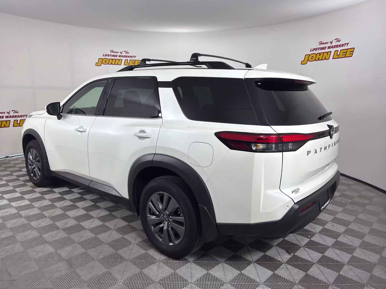 2024 Pearl White Tricoat Nissan Pathfinder SV FWD SUV
