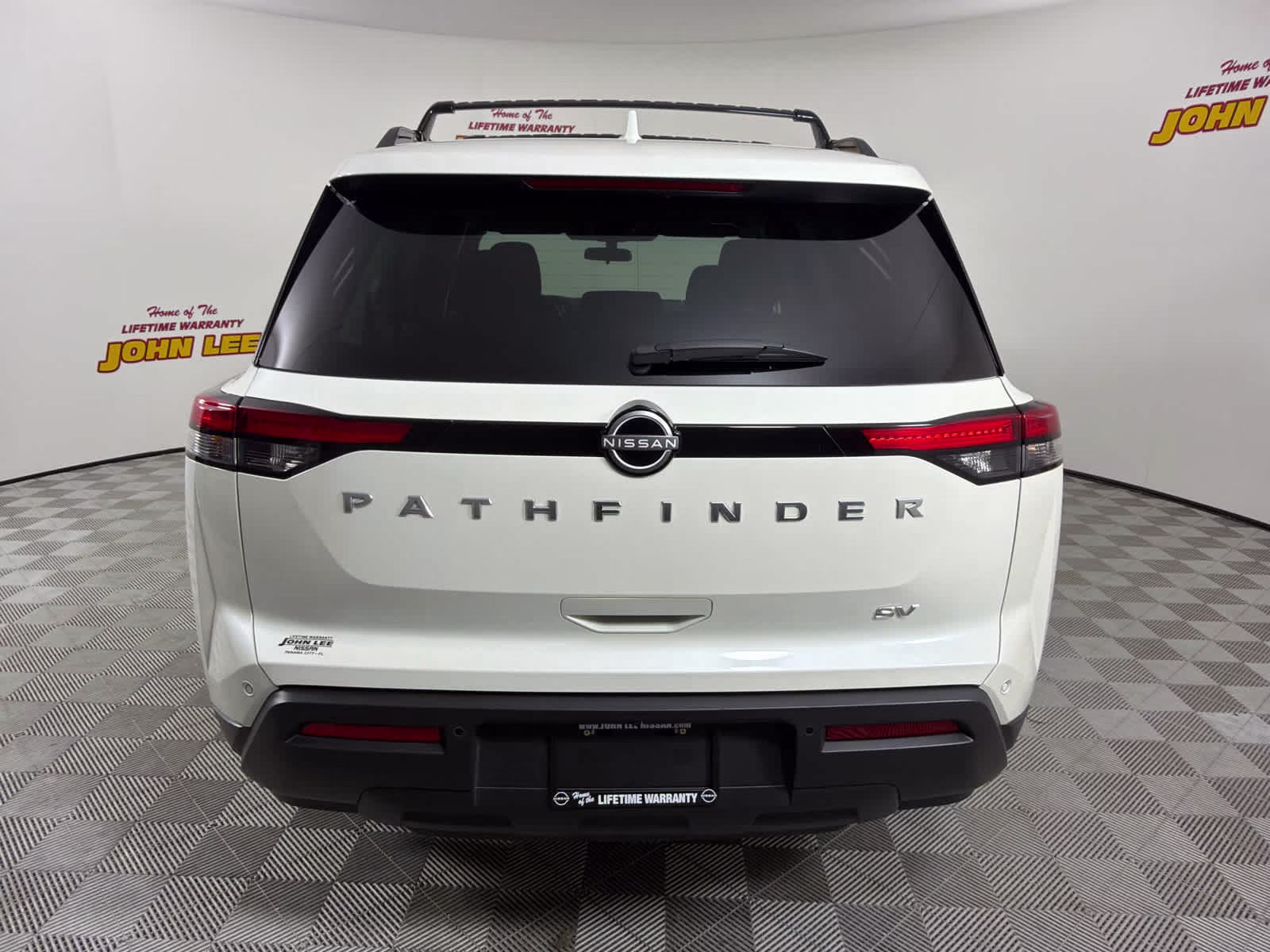 2024 Pearl White Tricoat Nissan Pathfinder SV FWD SUV