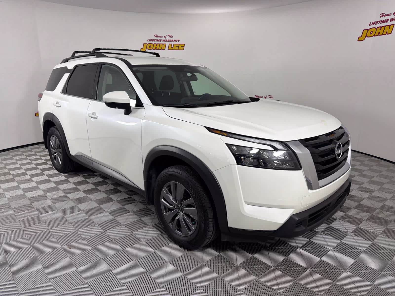 2024 Pearl White Tricoat Nissan Pathfinder SV FWD SUV