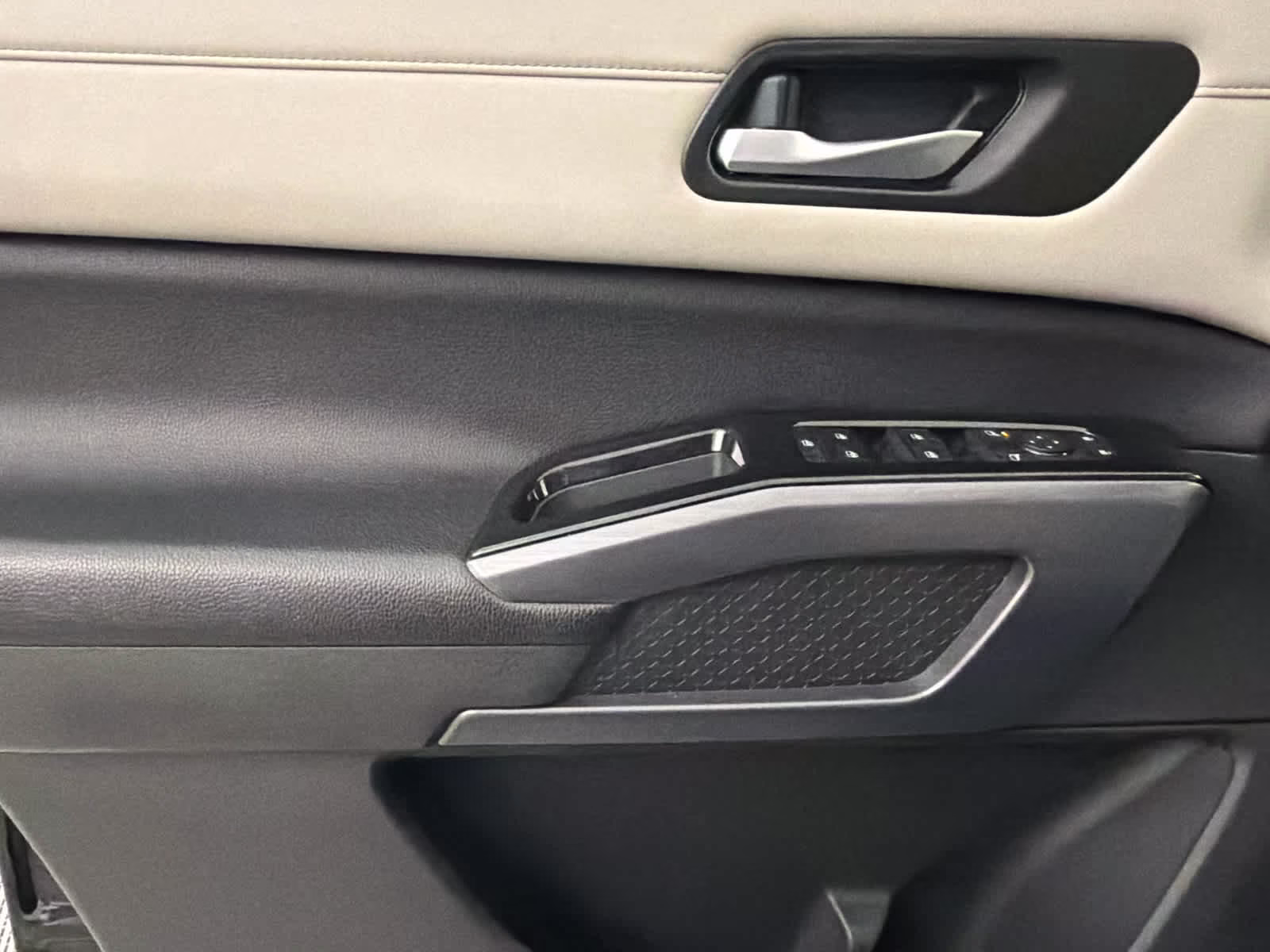2023 Super Black Nissan Pathfinder SL FWD SUV