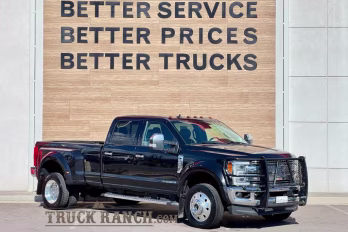 2019 Black Metallic Ford Super Duty F-450 DRW Lariat 4X4 Truck