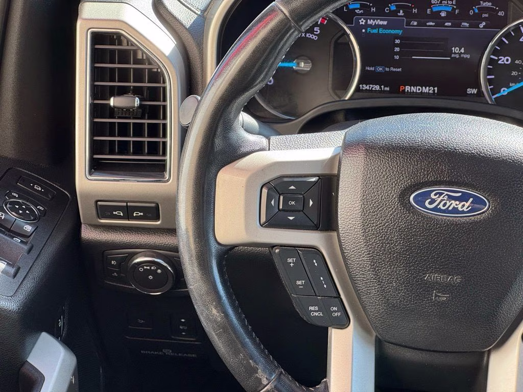 2019 Black Metallic Ford Super Duty F-450 DRW Lariat 4X4 Truck