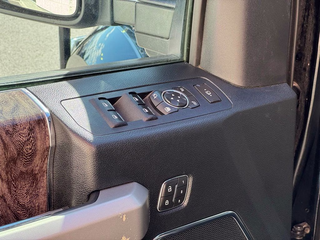 2019 Black Metallic Ford Super Duty F-450 DRW Lariat 4X4 Truck
