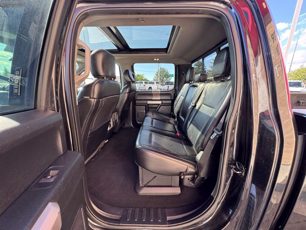 2019 Black Metallic Ford Super Duty F-450 DRW Lariat 4X4 Truck
