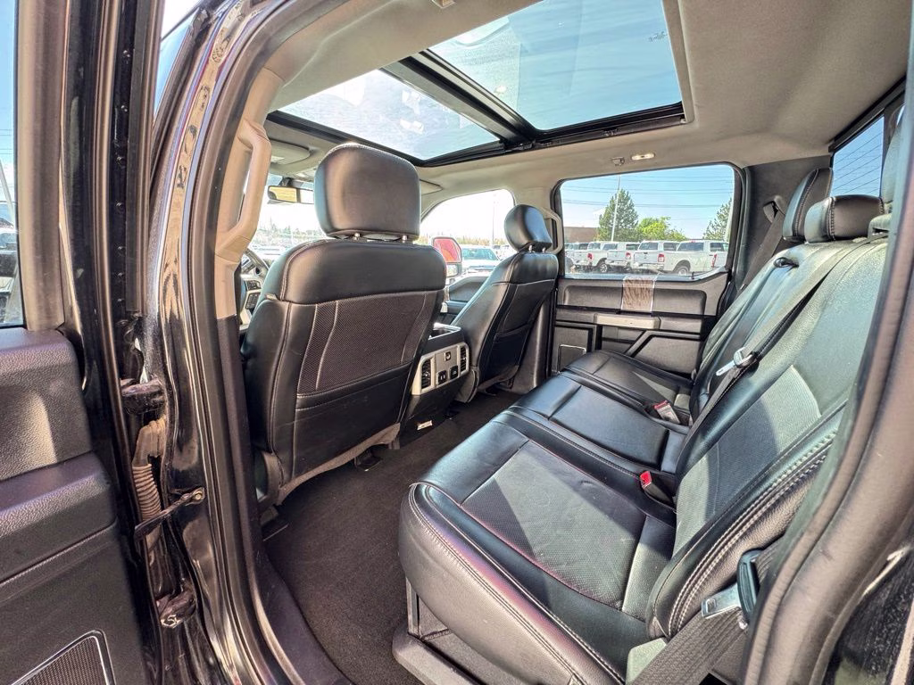 2019 Black Metallic Ford Super Duty F-450 DRW Lariat 4X4 Truck