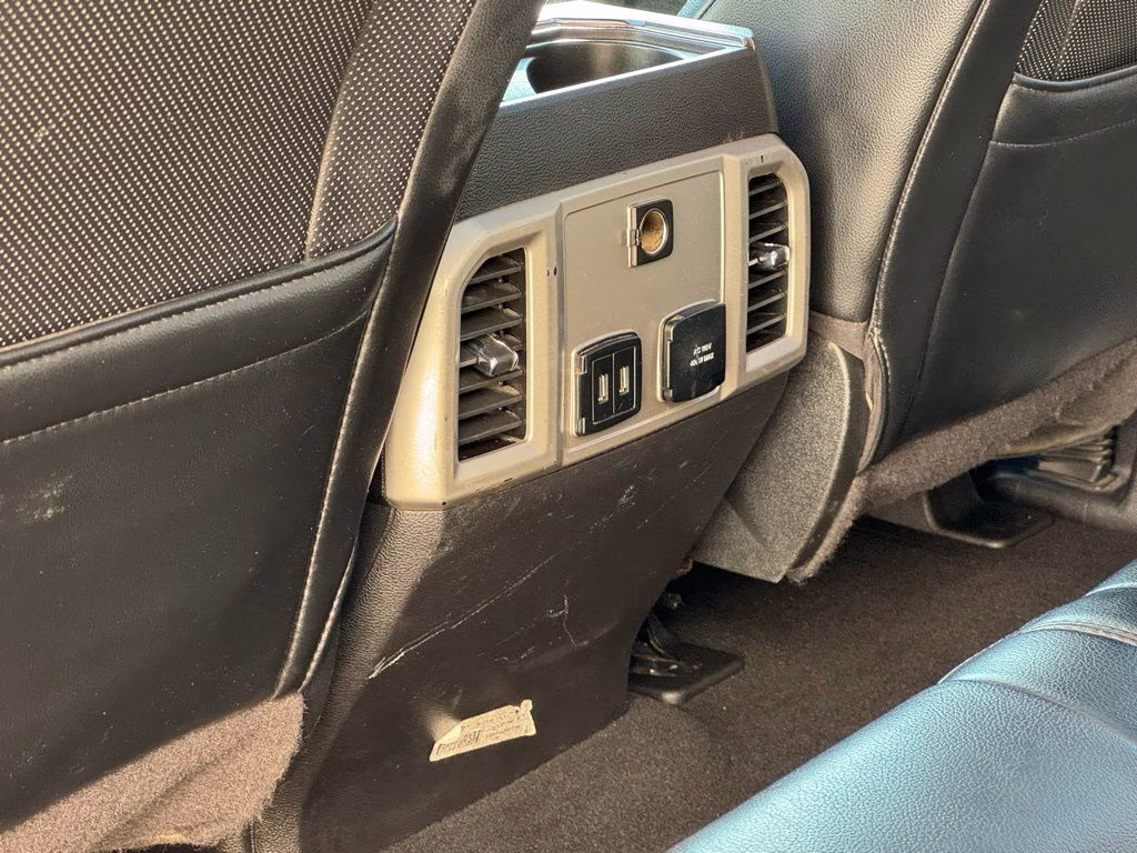 2019 Black Metallic Ford Super Duty F-450 DRW Lariat 4X4 Truck