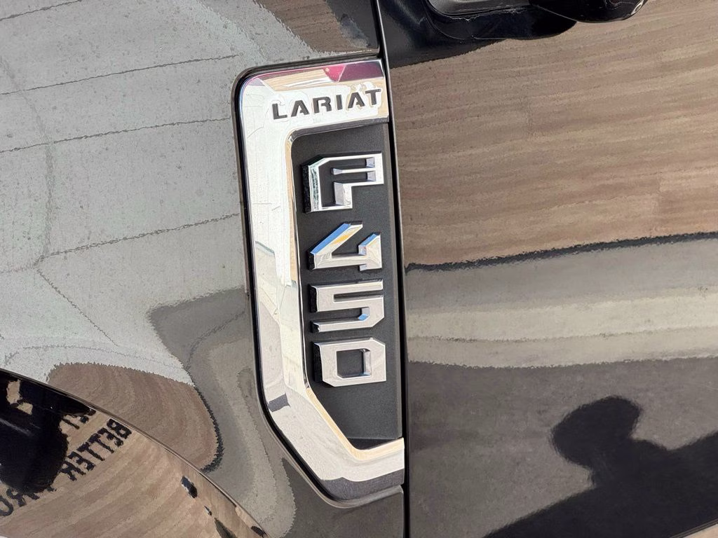 2019 Black Metallic Ford Super Duty F-450 DRW Lariat 4X4 Truck