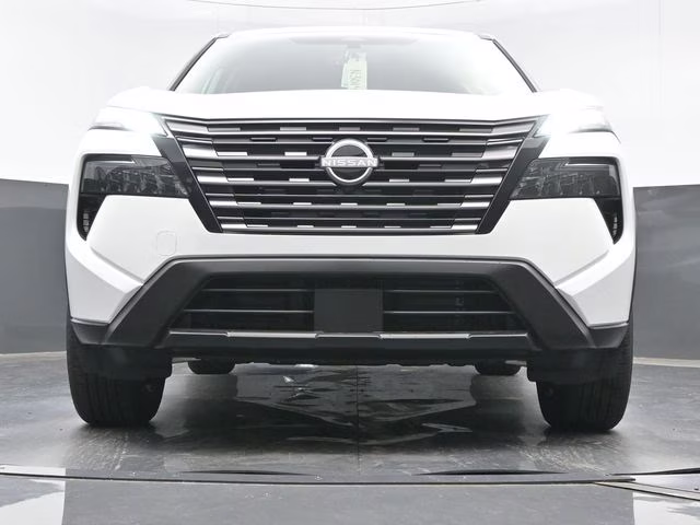 2026 Everest White Pearl Tricoat Nissan Rogue SV AWD SUV