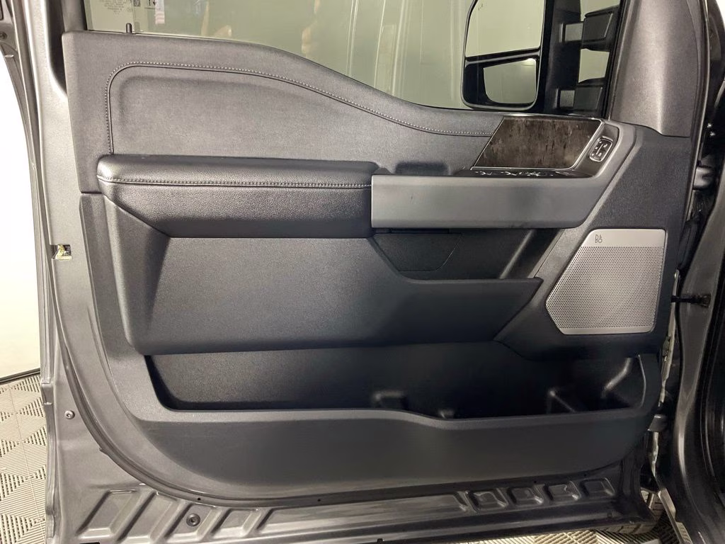 2023 Gray Metallic Ford Super Duty F-250 SRW Lariat 4X4 Truck